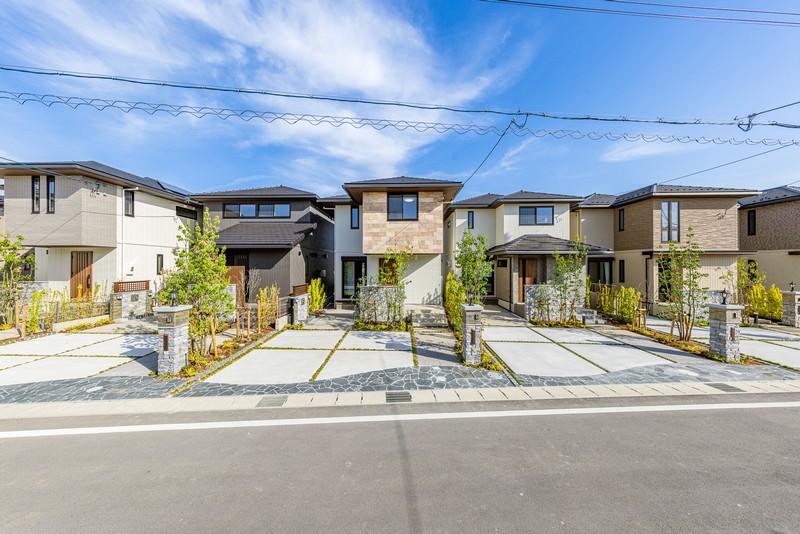 【杜の葉テラスTOYOAKE】
豊明寺池土地区画整理。スーパーなど商業施設と一緒に誕生する新しい街