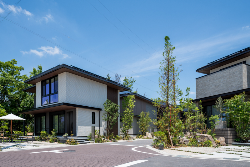 【トヨタホーム ザ・フォレストアベニュー】美しい緑とアートがあなたを迎える。暮らしの特別席