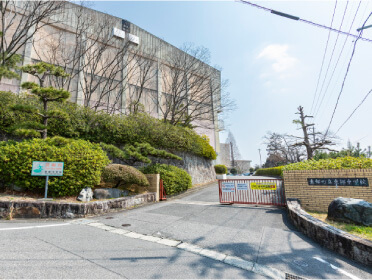 東郷町立東郷中学校