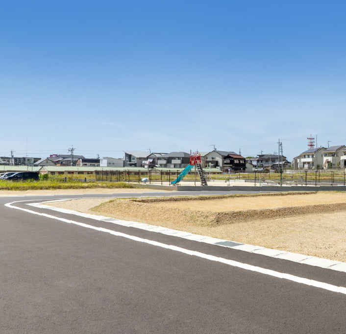 街区中央付近に設けられた街区内公園（2025年10月撮影）