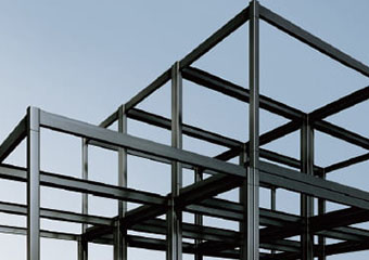 太い柱と強い梁で、住まいを守る。トヨタホームの鉄骨ラーメンユニット構造※。