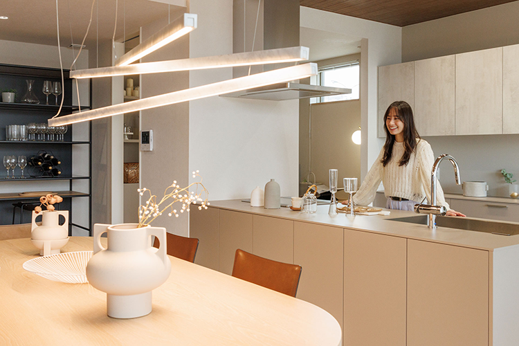 ひとつなぎのLDKが“暮らし”をリアルに想像させてくれます。家族のコミュニケーションスペース。