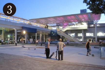 新豊田駅東口駅前広場
