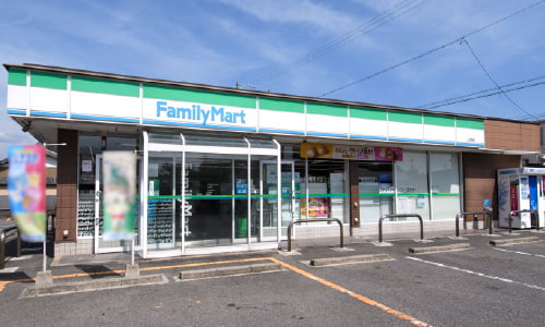 ファミリーマート 上郷店