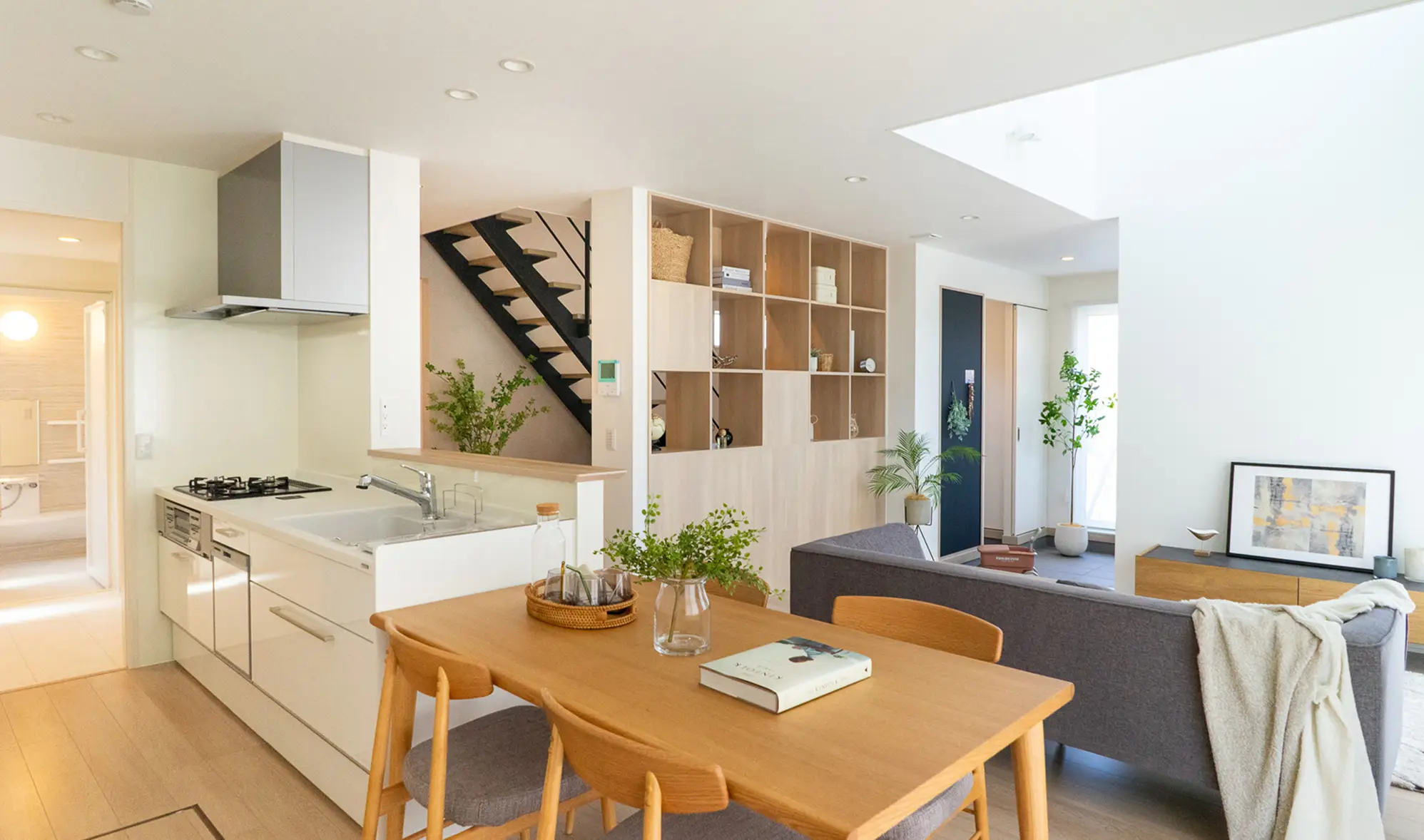 LIVING　DINING　KITCHEN